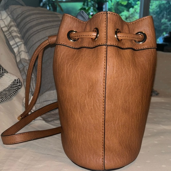 Calvin Klein Crossbody Bucket bag with Drawstring in Brown EUC - Picture 3 of 12